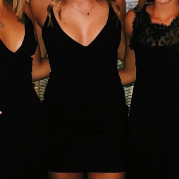 Elegant Black Women's Dress - Picture 3 of 3